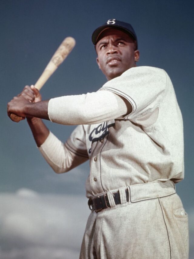 7 Powerful Jackie Robinson Quotes on Life & Success